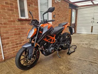 ktm 390 duke naked petrol manual euro 5 (43 ps) 373 cc