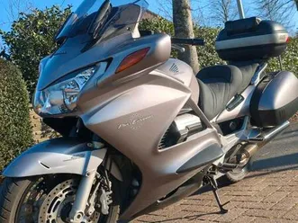 ② pan européen honda st1300