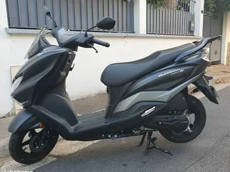 burgman street 125ex - 500km etat neuf