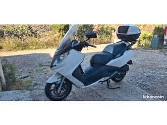 scooter 125 satelis