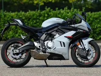 cfmoto 675 sr-s 2026 - finanziabile a minirate grigio