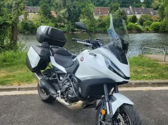 vend ou échange honda 1100 nt dct