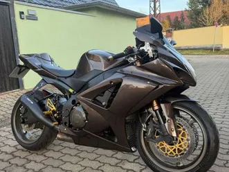 suzuki gsxr 1000 k7