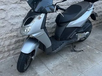 aprilia sportcity 250