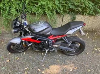 triumph street triple r