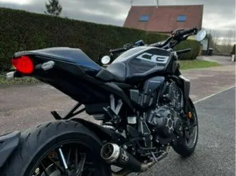 cb 1000 r black édition