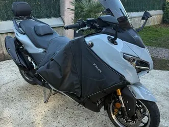 yamaha tmax tech max