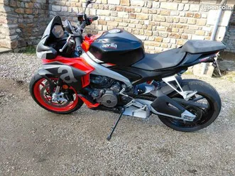 moto aprilia tuono 660
