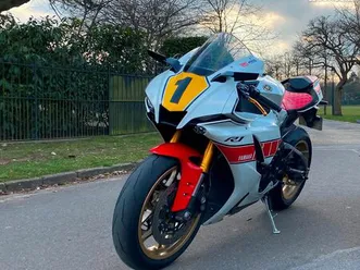 yamaha r1 world gp 60th anniversaire 2022