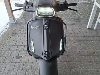 ② vespa sprint 50 cc