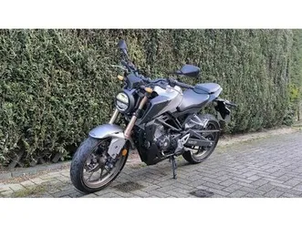 honda cb125r | ez 06/2022 | nur 1.266 km | tiefergeleg
