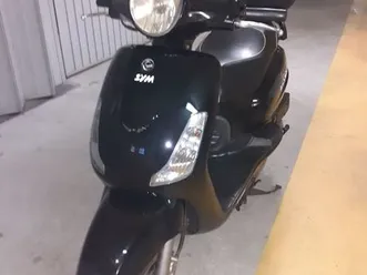 scooter sym 125 de 2013 mafamude e vilar do paraíso