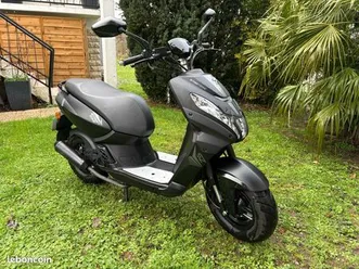 scooter peugeot streetzone
