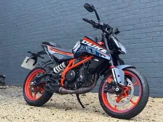 ktm 390 duke naked petrol manual x-ring euro 5 (45 ps) fast friendly and capable 398 cc