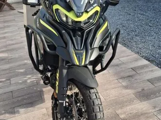 moto benelli trk x 702