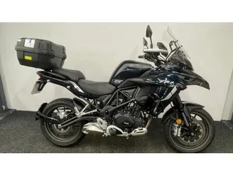 benelli trk502x ** low mileage - engine bars - top box **