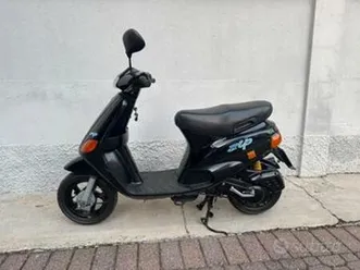 scooter piaggio zip 50