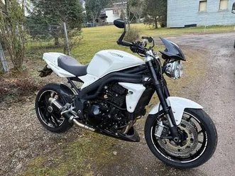 triumph speed triple