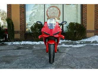 2025 ducati panigale v4 ducati red