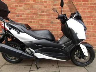 yamaha x-max 300, one owner , top box , years mot , ready for the city .
