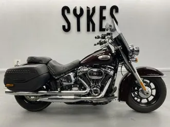 2022 harley-davidson flhcs softail heritage classic in midnight crimson