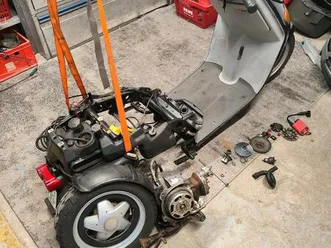 suche einen piaggio quarz oder skr zum basteln.