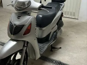 honda sh 125 em muito bom estado , preço negociável santo antónio dos olivais