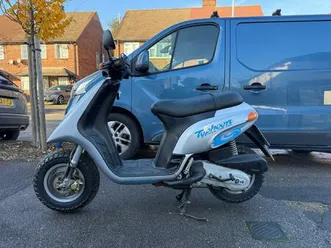 piaggio typhoon 125 petrol automatic (11 bhp) 124 cc