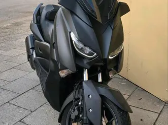 yamaha xmax 300 – wenig km – tüv 2027