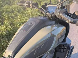 pan america speciale met koffers zijkant