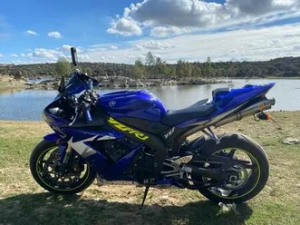 yamaha - yzf r1