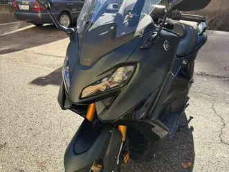 yamaha tmax 560 tech max con tagliandi certificati in yamaha