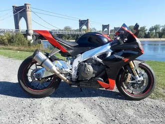 aprilia rsv4 factory