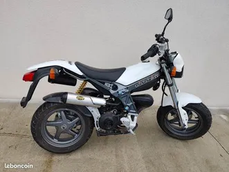 moto-scooter-vintage-suzuki-49cm3-street-magic-tr-ideal-ete-camping-car-vacances-plage-bsr