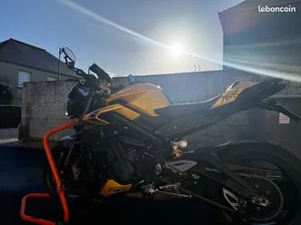 triumph street triple 765 rs