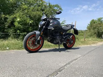 ducati monster 937 plus
