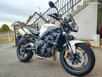 street triple 675 r 2011 équipée