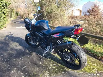 moto bmw f800r de 2018, débridée, très bon état
