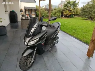 à vendre scooter aprilia sxr 50