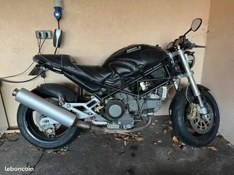 à vendre ma belle ducati monster 900 ie dark de collection, première mise en circulation avril 2001