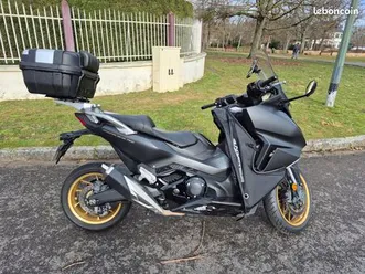 honda forza 750 noir mat