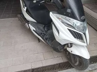 kymco grand dink 125 bianco