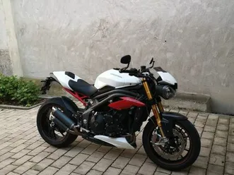 triumph speed triple r 2016 crystal white