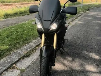 ② triumph tiger 1050 avec frais a prevoir