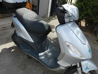 scooter 125 piaggio fly
