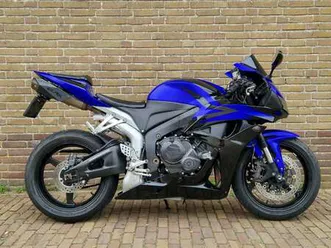 honda cbr 600 rr blauw
