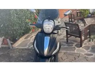 vendo piaggio beverly 350 police abs-asr (2018 - 20) usata a livorno (codice 9922791) - moto.it