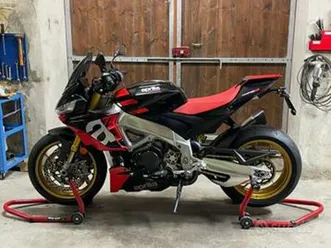 aprilia tuono v4 1100 factory
