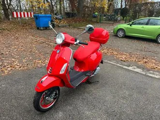 vespa primavera 125 red