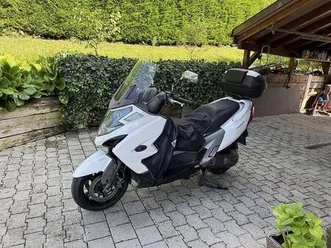scooter kymco 700i abs